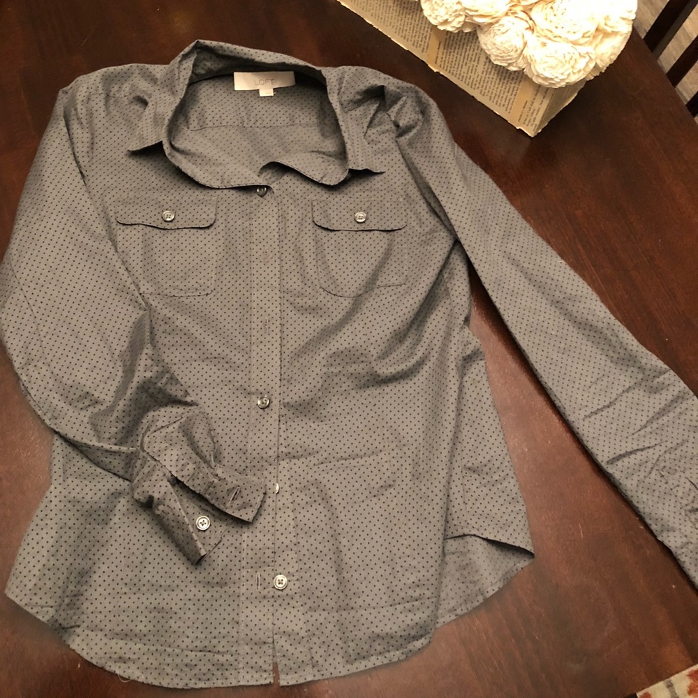 ❤️SOLD❤️Ann Taylor LOFT Polka Dot Button Down